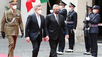 alberto sumo el apoyo de italia para renegociar la deuda con el fmi