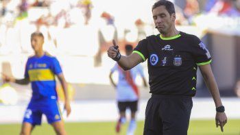 El entrenador de Boca, Sebastián Battaglia, apuntó a Fernando Rapallini por la expulsión de Marcos Rojo.