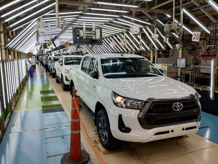 A nivel modelos, la Toyota Hilux volvió a marcar el pulso del mercado. Con más de 1.300 unidades en diciembre, duplicó a varios de sus rivales directos y se consolidó como la pick up líder del segmento.