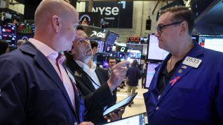 Nasdaq planea ampliar el horario de 16 a 23 horas, cinco días a la semana. Nasdaq planea ampliar el horario de 16 a 23 horas, cinco días a la semana.