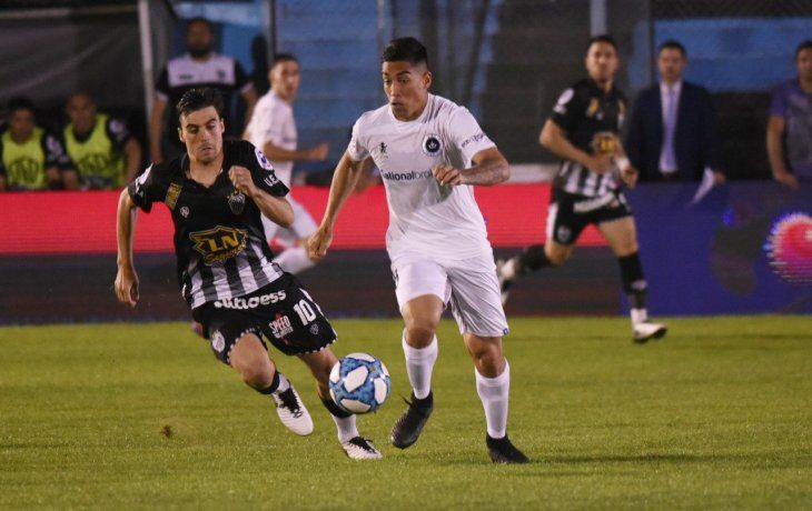 Estudiantes de Buenos Aires eliminó a Real Pilar de la Copa Argentina y jugará ante Colón en los cuartos de final.