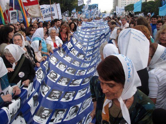 Convocaron a llevar fotos de un desaparecido en el marco de la campaña Que digan donde están.