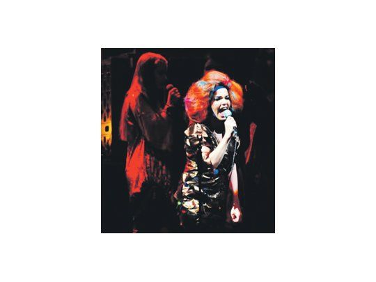 La siempre original e inquieta cantante islandesa Björk regresa a Buenos Aires y actuará en Geba.