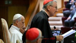 El cardenal Pietro Parolín y el papa León XIV durante la presentación de la encíclica Magnifica Humanitas en el Vaticano. El cardenal Pietro Parolín y el papa León XIV durante la presentación de la encíclica Magnifica Humanitas en el Vaticano.