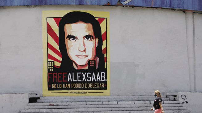 PROPAGANDA. En Venzuela aparecieron carteles de William Saab calificándolo de héroe nacional.