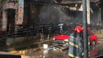 fuerte incendio en la boca: seis personas fueron rescatadas
