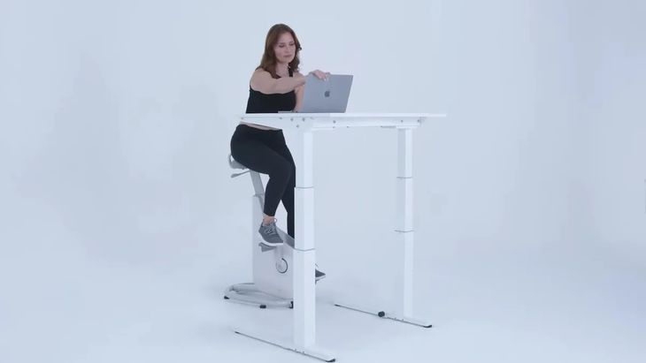 The LifeSpan company presented Ampera, the desk that combines physical activity with clean energy generation that already has millions of curious people who want to buy it