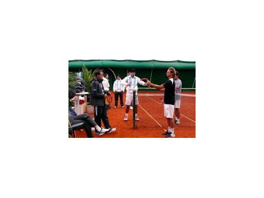 Entrenando por un sueño. Eduardo Schwank y David Nalbandian comenzaron las prácticas en Alemania en busca de la Ensaladera de Plata.