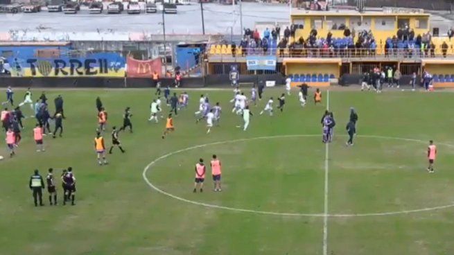 La batalla campal desatada entre jugador de Dock Sud y Sacachispas