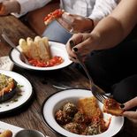 Bilbao replica la cultura gastronómica española pero en Palermo. Bilbao replica la cultura gastronómica española pero en Palermo.