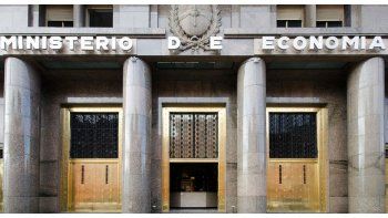 El déficit primario se redujo 47% en octubre (pago de intereses saltaron 88%)