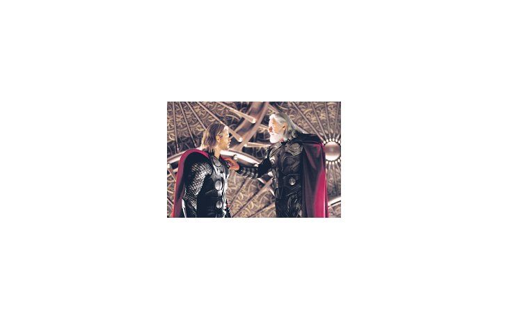 Con la visualmente asombrosa adaptación al cine de Thor, el superhéroe de la Marvel que faltaba, Kenneth Branagh se revela como un formidable director de cine fantástico.