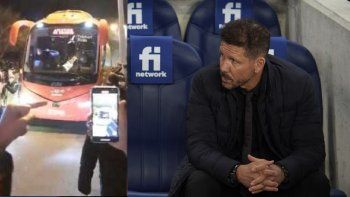 el atletico madrid sufrio piedrazos en el micro y luego quedo eliminado: ¿que dijo simeone?