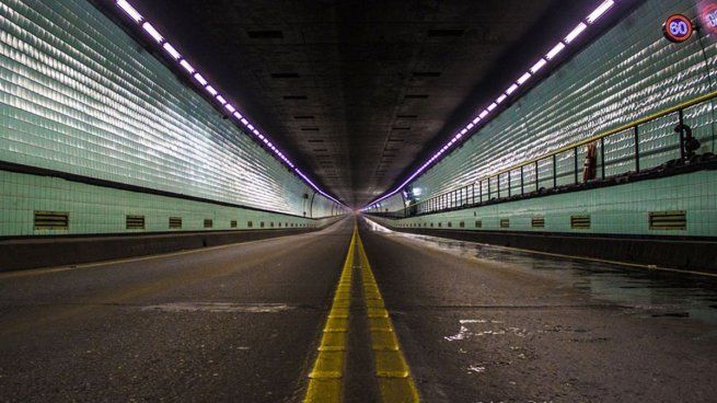 El Túnel Subfluvial Raúl Uranga, conecta las ciudades de Paraná y Santa Fe.