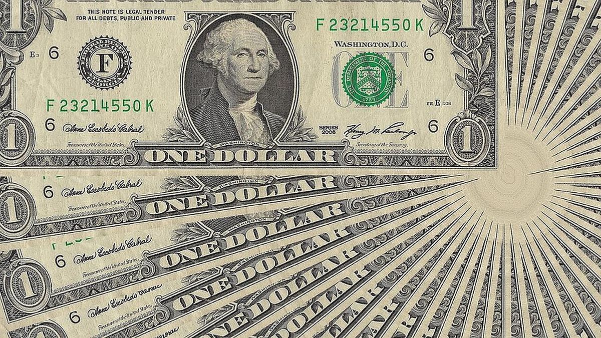 Dólar blue: cómo es el peligroso círculo vicioso que impulsa la suba del paralelo, según un economista de la City