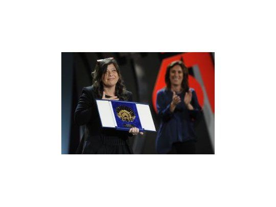 Gracias por elegir una película tan chiquita, que hice para librarme de la angustia de tanta intolerancia, agradeció Rondón.