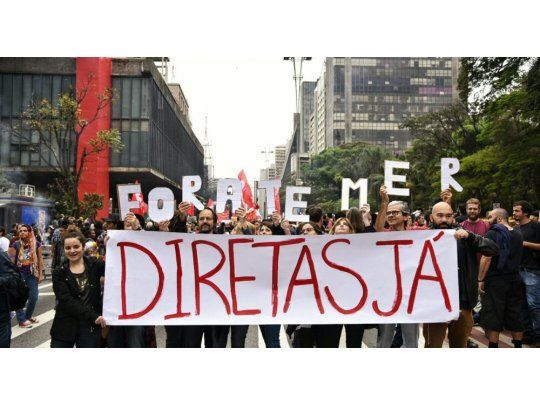 La izquierda brasileña convocó manifestaciones en distintas ciudades del país, que serán un buen termómetro para medir el descontento ante la grave crisis política.