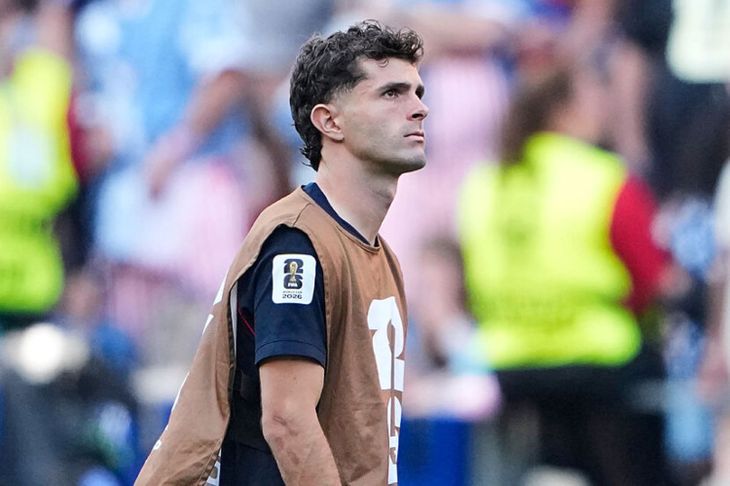 La Federación de Fútbol de Estados Unidos (US Soccer) informó que el delantero del Milan fue diagnosticado con una microfractura y una contusión ósea en la tibia y el peroné de la pierna derecha, sufridas durante la derrota por 4-1 ante Bélgica en los octavos de final. La Federación de Fútbol de Estados Unidos (US Soccer) informó que el delantero del Milan fue diagnosticado con una microfractura y una contusión ósea en la tibia y el peroné de la pierna derecha, sufridas durante la derrota por 4-1 ante Bélgica en los octavos de final.