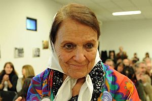Taty Almeida, una histórica militante por los derechos humanos en Argentina. Taty Almeida, una histórica militante por los derechos humanos en Argentina.
