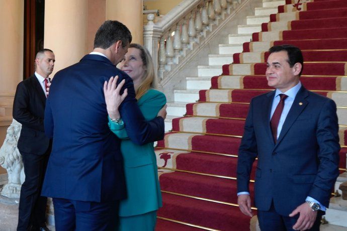 La secretaria de Presidencia, Karina Milei, junto al presidente paraguayo, Santiago Pe&ntilde;a.&nbsp;