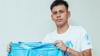 Claudio Diablito Echeverri con la camiseta del Manchester City.