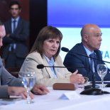 La legisladora explicó cómo el oficialismo logró reunir los votos pese a no tener mayoría y afirmó que el corazón de la ley apunta a romper el centralismo sindical. La legisladora explicó cómo el oficialismo logró reunir los votos pese a no tener mayoría y afirmó que el corazón de la ley apunta a romper el centralismo sindical.