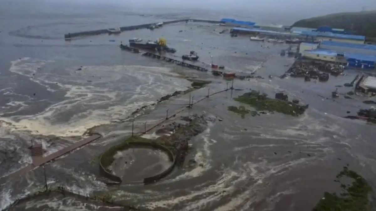 Tsunami hits the coasts of Japan, China and the US and there is alert in Colombia