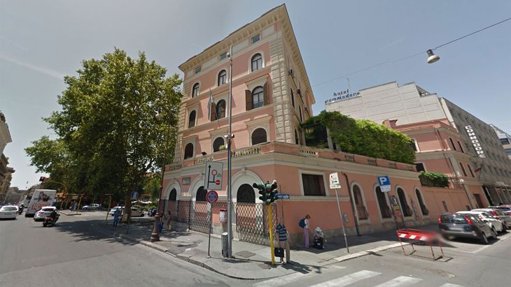 La embajada argentina se encuentra en Piazza dell'Esquilino 2, Roma, Italia La embajada argentina se encuentra en Piazza dell'Esquilino 2, Roma, Italia