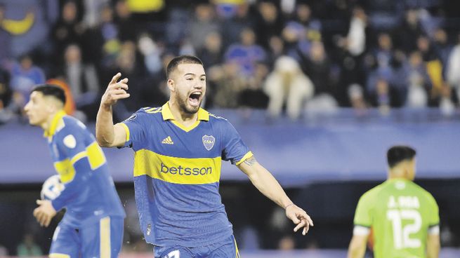 Festejo. De Marcelo Weigandt tras converitr el primero de Boca, que le ganó con autoridad a Monagas.