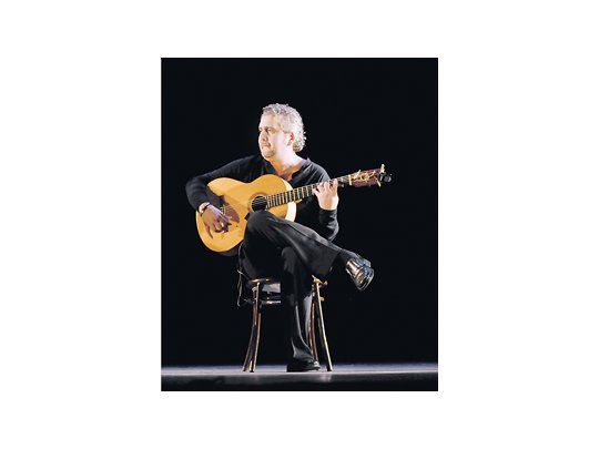 Eugenio Iglesias, habitual director musical de la compañía española «Noche flamenca», conversó con este diario sobre «Rama de olivo», el espectáculo que debuta hoy en el Teatro Avenida.