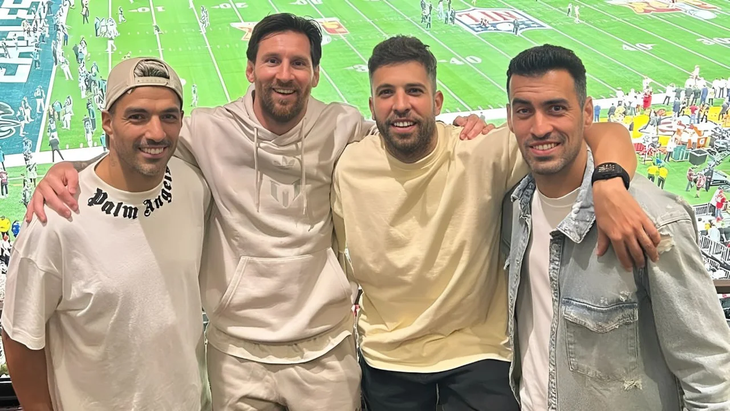 The four former players of Barcelona, currently at Inter Miami, enjoyed the event in a VIP box with their families, according to the images that Jordi Alba shared on his Instagram account. The four former players of Barcelona, currently at Inter Miami, enjoyed the event in a VIP box with their families, according to the images that Jordi Alba shared on his Instagram account.