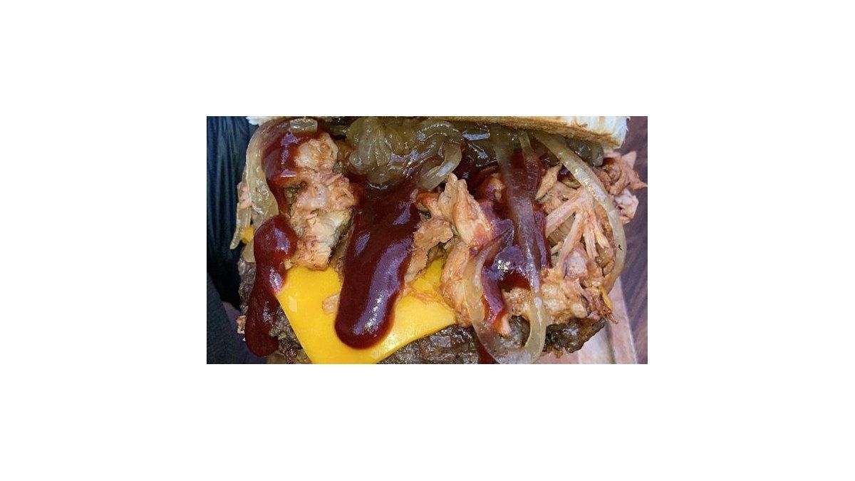 They launch the “Puercota Burguer” for Burger Day