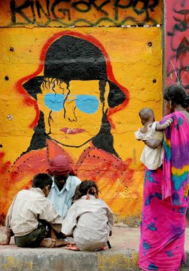En la India, Jackson pasó a la inmortalidad en una pintura en la pared