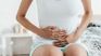 El dispositivo Livia se adhiere al abdomen y emite pulsos eléctricos que bloquean el dolor menstrual en cuestión de minutos.