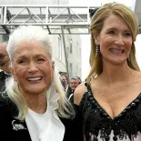 Dianee Ladd junto a su hija Laura Dern. Dianee Ladd junto a su hija Laura Dern.