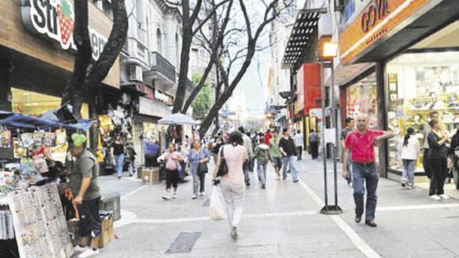 escenario. Muchos comercios del interior se vieron obligados a cerrar sus puertas en las últimas 48 horas producto de la fuerte incertidumbre que generó la escalada del dólar.