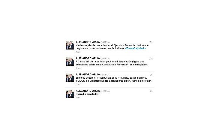Los mensajes del ministro Alejandro Arlía en su perfil de Twitter.