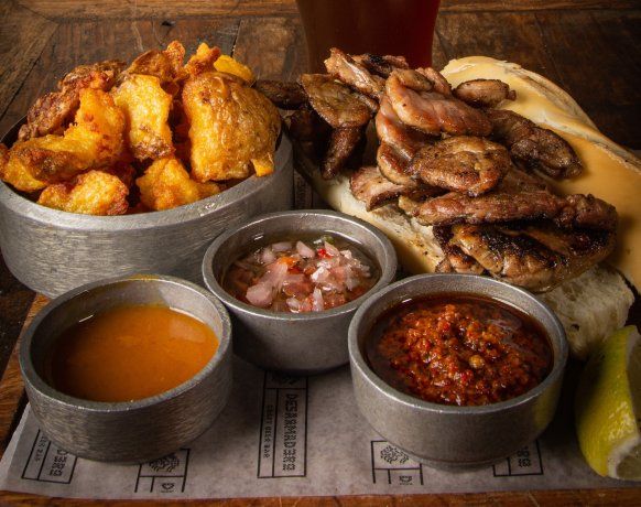 Un hit de su menú es el original sándwich de mollejas al limón. Un hit de su menú es el original sándwich de mollejas al limón.