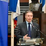 El subsecretario de Economía y Finanzas, Martín Vallcorba, cuestionó la capacidad recaudatoria del impuesto al 1% más rico. El subsecretario de Economía y Finanzas, Martín Vallcorba, cuestionó la capacidad recaudatoria del impuesto al 1% más rico.