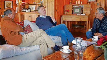 Apoyo. El presidente Macri recibió ayer a Horacio Pechi Quiroga, intendente de la capital de Neuquén. El radical es el candidato de Cambiemos para enfrentar el 10 de marzo a Omar Gutiérrez, del MPN.