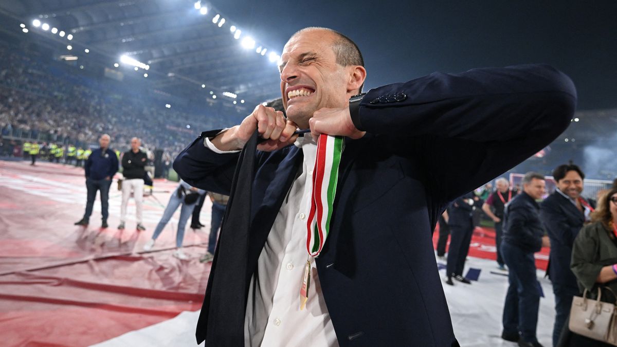 Juventus fired its coach after a scandalous reaction in the Italian Cup