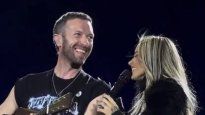 El cantante de Coldplay sorprendió con su participación en FUTTTURA.