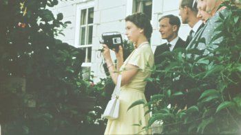 la reina isabel ii a traves de documentales, series y peliculas