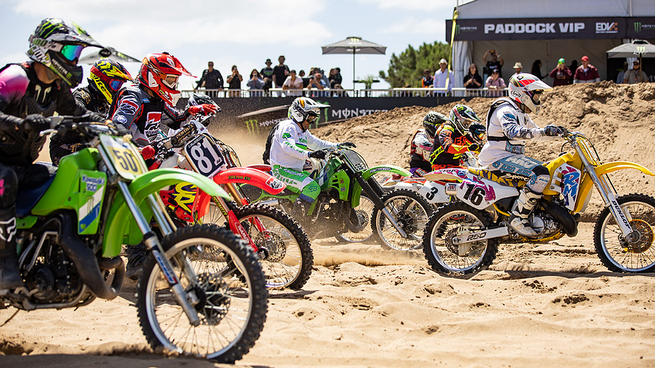 La entrada al predio del Enduro de Villa Gesell es libre y gratuita con la colaboración de un alimento no perecedero o un útil escolar.&nbsp;