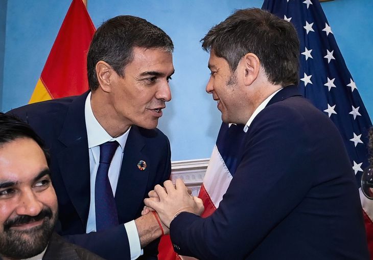 El presidente de España, Pedro Sánchez, junto a Axel Kicillof en Nueva York. El presidente de España, Pedro Sánchez, junto a Axel Kicillof en Nueva York.