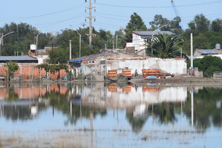 El &uacute;nico barrio que permanece con agua estancada hasta el momento el de la zona de Derby.