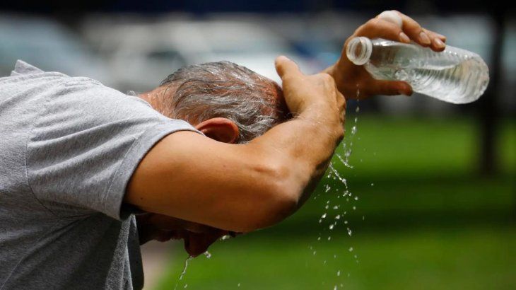 Advertencias de nivel amarillo, naranja y rojo por altas temperaturas 