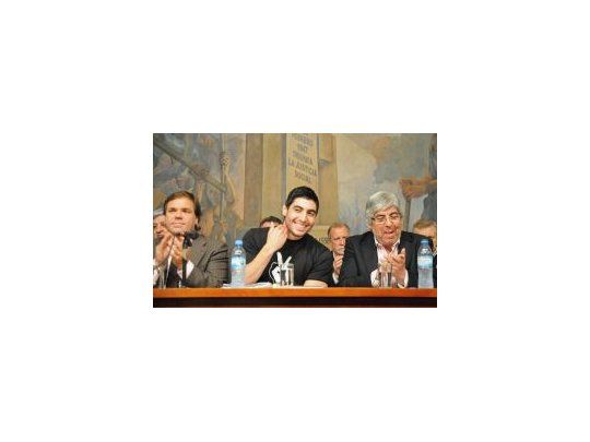 La Juventud Sindical que lidera Facundo Moyano presenta el Ciclo de Formación Política Juventud por el Proyecto Nacional, con la presencia del jefe de gabinete bonaerense Alberto Perez y del secretario general de la CGT, Hugo Moyano.