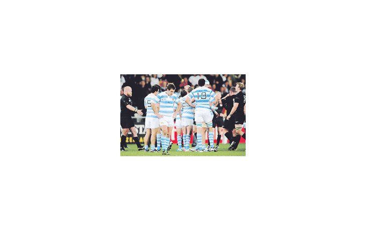 ámbito.com | Los Pumas, tras caer el sábado pasado ante Inglaterra. El seleccionado argentino está obligado mañana a ganarle a Rumania.