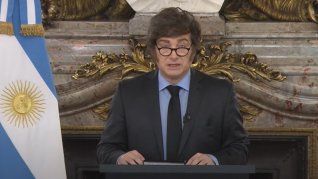 Milei hablará esta noche en cadena nacional por el tema YPF. Milei hablará esta noche en cadena nacional por el tema YPF.